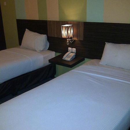 Pose In Hotel Yogyakarta Ngoại thất bức ảnh