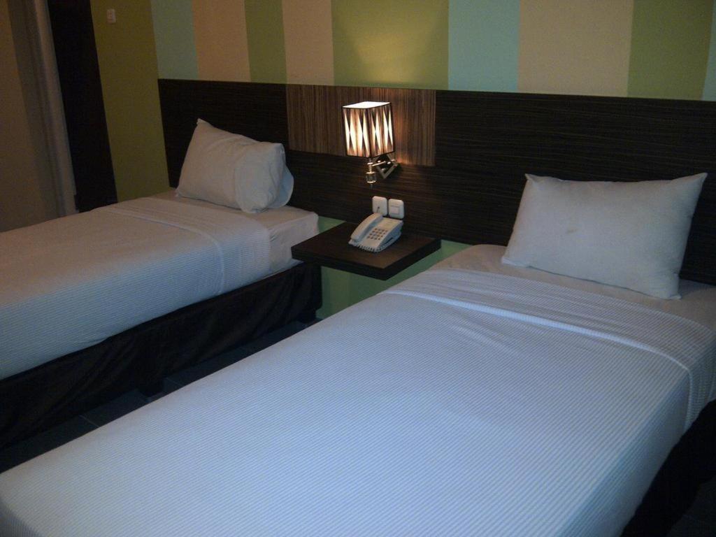 Pose In Hotel Yogyakarta Ngoại thất bức ảnh