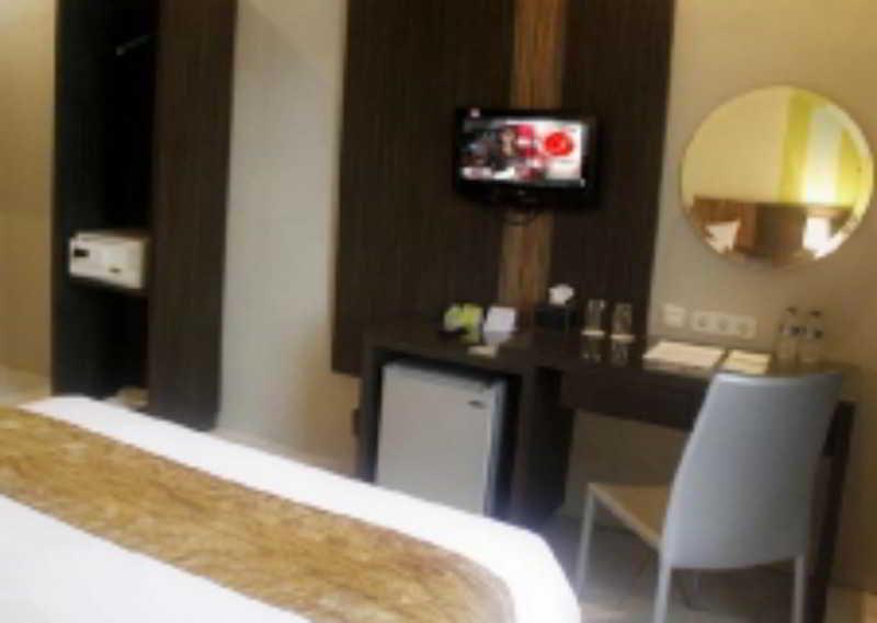Pose In Hotel Yogyakarta Ngoại thất bức ảnh